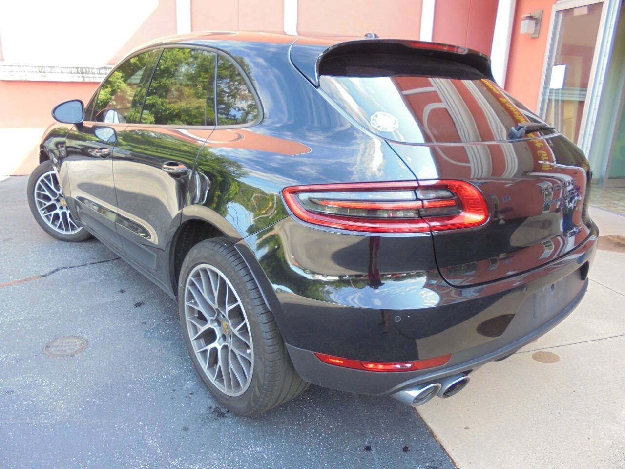 Used 2018 Porsche Macan Sport Edition AWD/4WD image 23