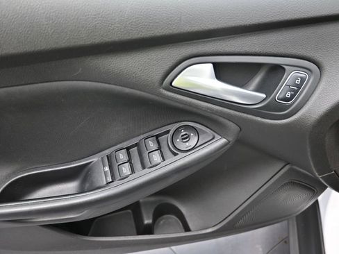 Used 2016 Ford Focus SE image 17