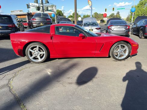 Used 2005 Chevrolet Corvette Coupe w/ Preferred Equipment Group RWD image 9