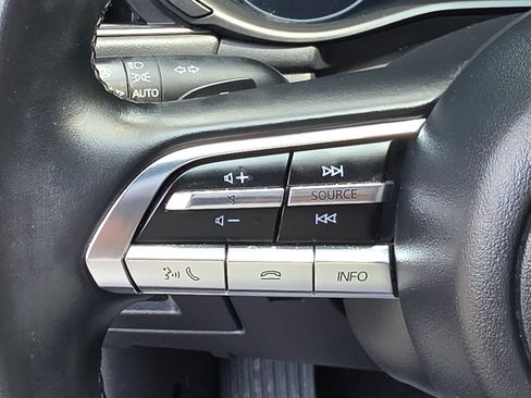 Used 2019 MAZDA MAZDA3 Hatchback w/ Premium Package FWD image 18