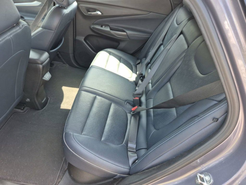 Used 2022 Chevrolet Bolt EUV LT w/ Convenience Package FWD image 18
