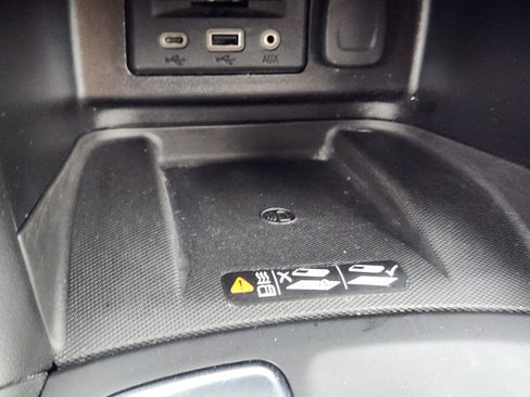 Used 2020 Chevrolet Equinox Premier image 16