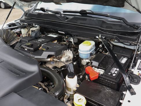 Used 2024 RAM 2500 Big Horn w/ Off Road Package image 11