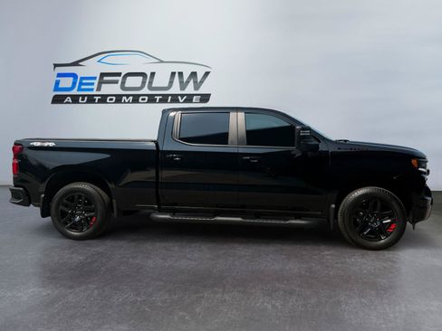 Used 2024 Chevrolet Silverado 1500 RST w/ Redline Edition AWD/4WD image 2