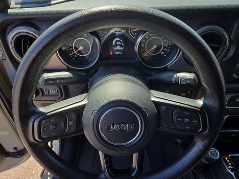 Used 2022 Jeep Wrangler Unlimited Sport image 18