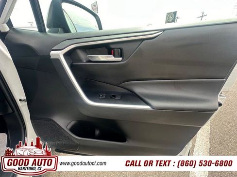 Used 2020 Toyota RAV4 XLE w/ Carpet Mat Package image 12