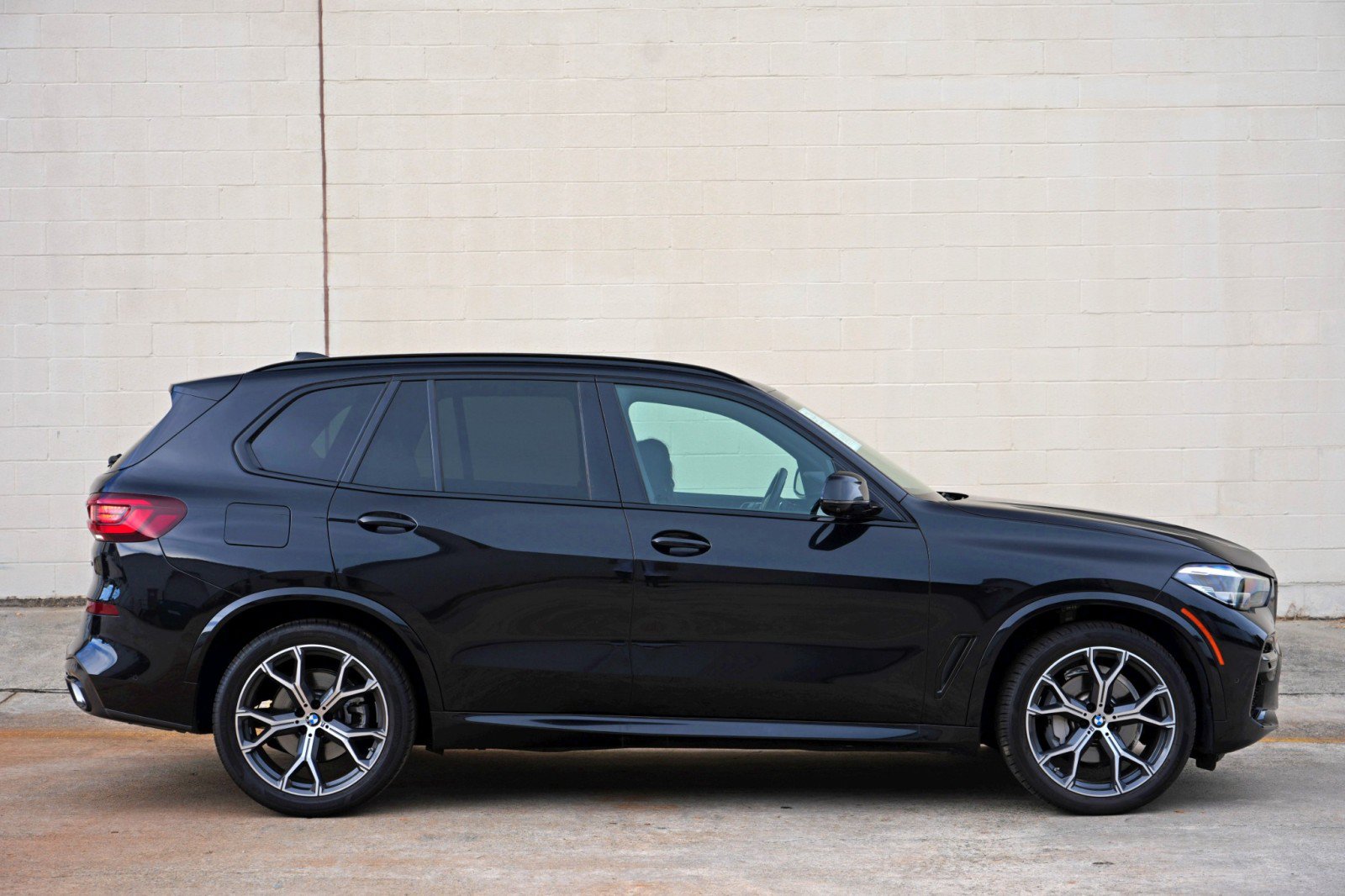 Used 2023 BMW X5 sDrive40i w/ M Sport Package RWD image 60