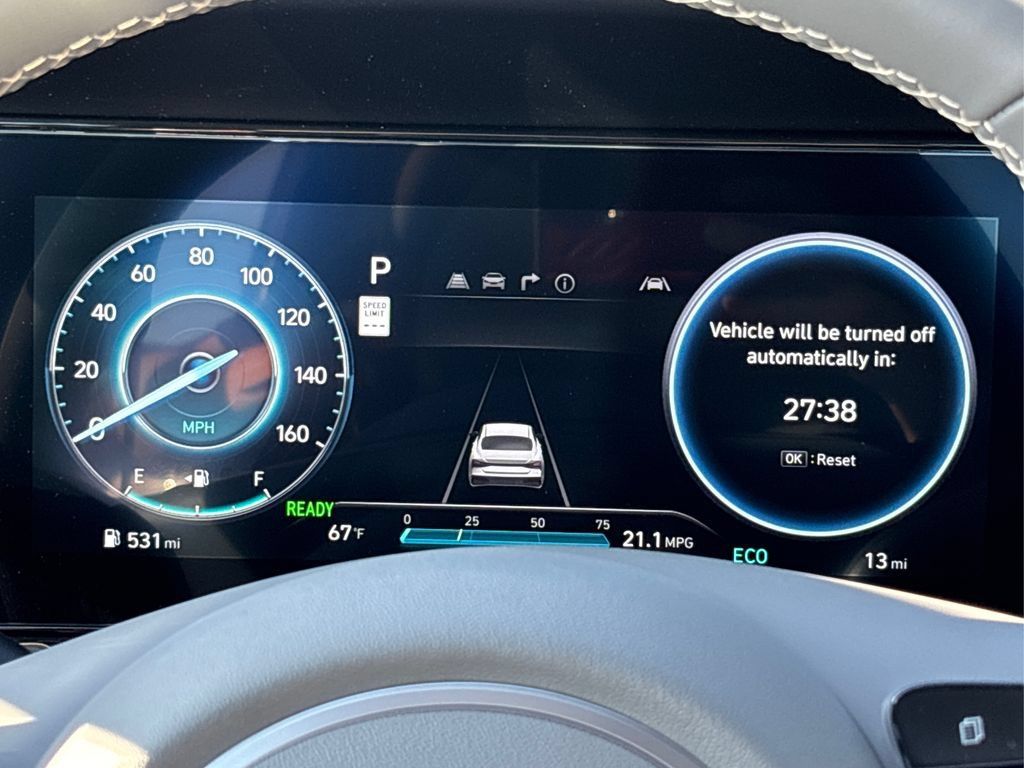 New 2025 Hyundai Elantra SEL FWD image 18