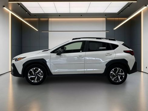 Used 2025 Subaru Crosstrek 2.5i Premium AWD/4WD image 2