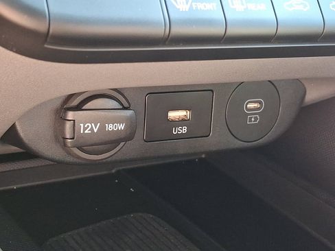 Certified 2025 Hyundai Elantra Sport image 23