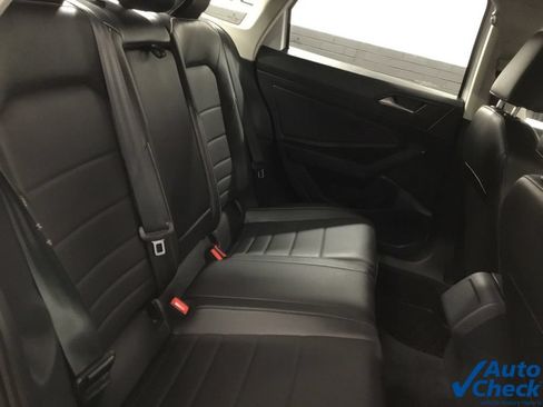 Used 2023 Volkswagen Jetta SE FWD image 31