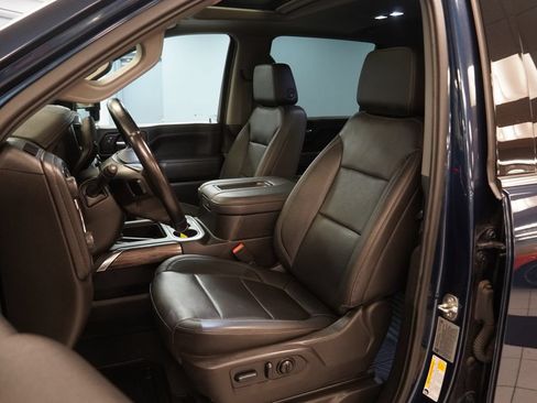 Used 2022 Chevrolet Silverado 2500 LTZ w/ LTZ Convenience Package AWD/4WD image 3