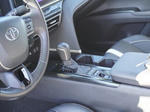 Used 2025 Toyota Camry SE image 20