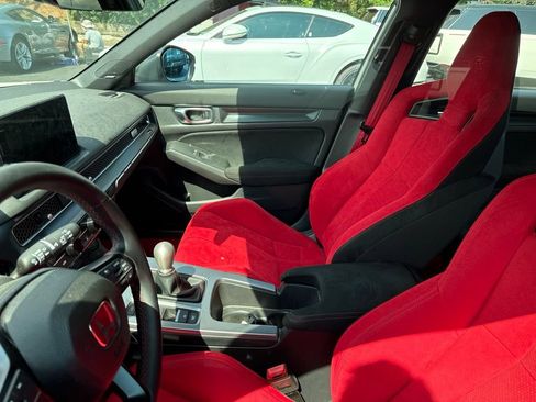 Used 2025 Honda Civic Type R image 3