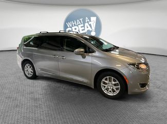 Used 2020 Chrysler Pacifica Touring-L FWD video 1