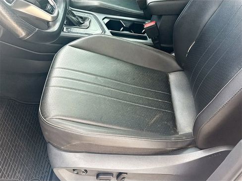 Used 2022 Volkswagen Tiguan SE R-Line image 21