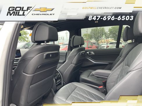 Used 2023 BMW X7 xDrive40i w/ M Sport Package AWD/4WD image 29