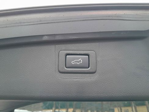 Used 2018 Subaru Outback 2.5i Premium image 32