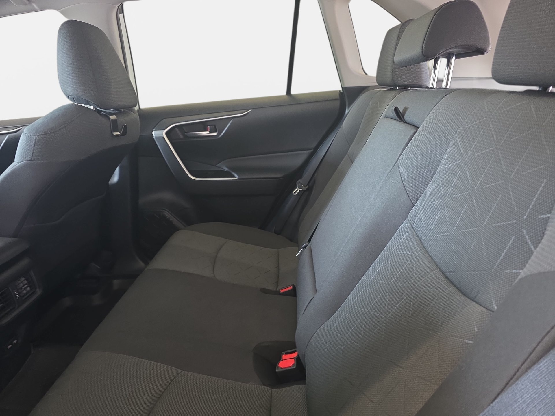 Used 2023 Toyota RAV4 XLE w/ Convenience Package FWD image 14