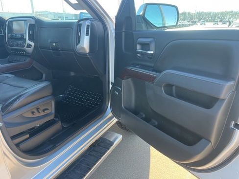 Used 2014 GMC Sierra 1500 SLT w/ SLT Crew Cab Value Package image 47