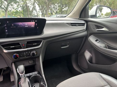 Used 2025 Buick Encore GX Preferred FWD image 34