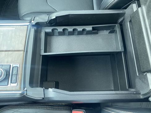 Used 2019 Ford Expedition Platinum image 28