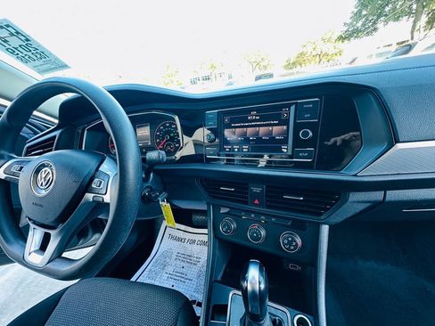 Used 2019 Volkswagen Jetta SE image 23