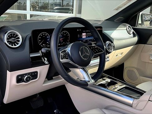 Used 2024 Mercedes-Benz GLA 250 4MATIC image 14