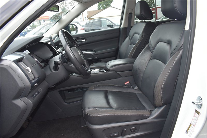 Used 2024 Nissan Pathfinder SL AWD/4WD image 12