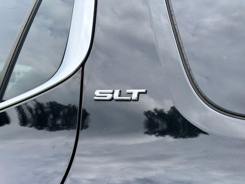 Used 2019 GMC Acadia SLT AWD/4WD image 16