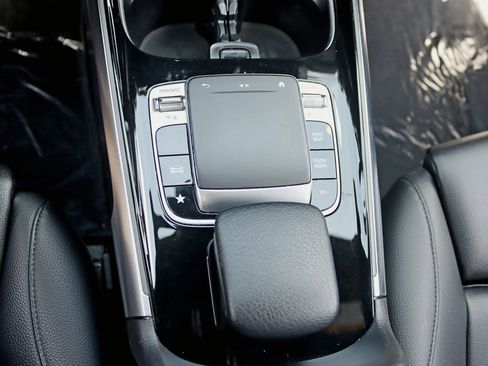 Used 2020 Mercedes-Benz GLB 250 4MATIC image 26