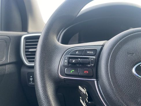 Used 2019 Kia Sportage LX image 9