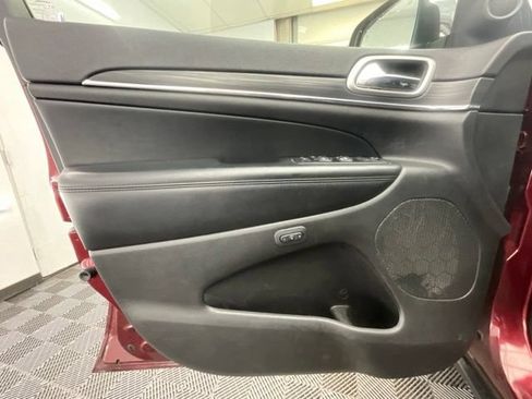Used 2019 Jeep Grand Cherokee Limited AWD/4WD image 11