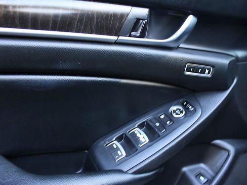 Used 2018 Honda Accord EX-L image 13