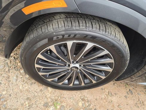 Used 2024 Hyundai Palisade Calligraphy image 8