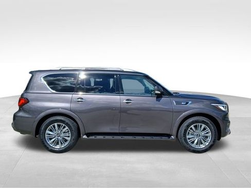 Used 2022 INFINITI QX80 Luxe w/ All-Season Package image 6