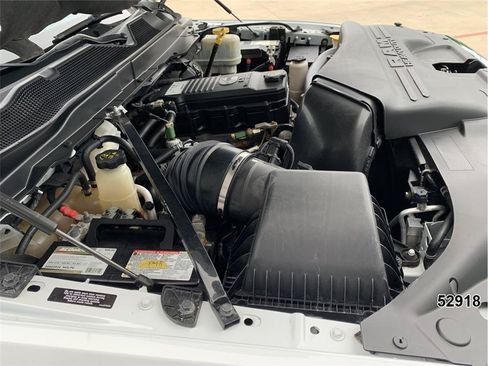Used 2022 RAM 5500 Tradesman w/ Chrome Appearance Group AWD/4WD image 13