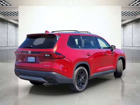 Used 2025 Toyota Grand Highlander AWD image 7