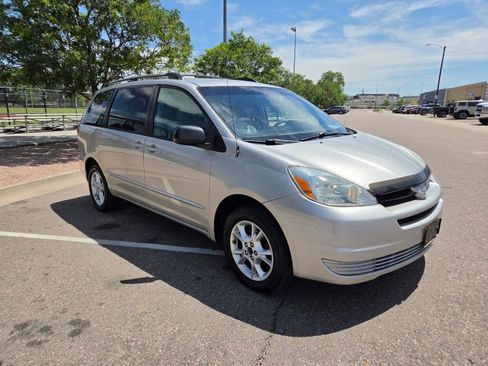 Used 2005 Toyota Sienna LE AWD/4WD image 3