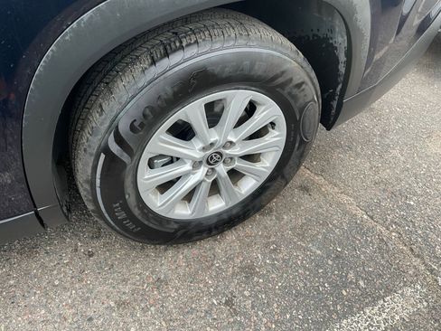 Used 2025 Toyota Grand Highlander XLE image 32