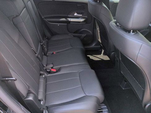 Used 2026 Mercedes-Benz GLB 250 4MATIC image 22