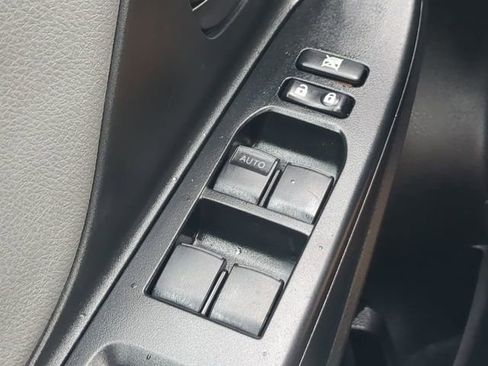 Used 2017 Toyota Yaris L image 20