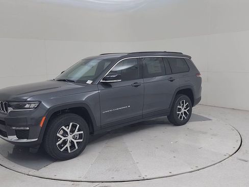 New 2025 Jeep Grand Cherokee L Limited image 7