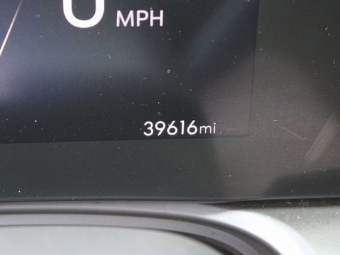 Used 2024 Buick Encore GX Sport Touring image 10