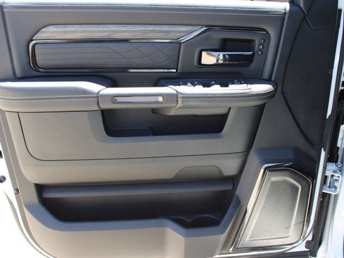 Used 2026 RAM 2500 Limited AWD/4WD image 32