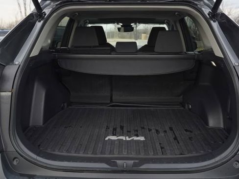 Used 2022 Toyota RAV4 XLE w/ Convenience Package image 19