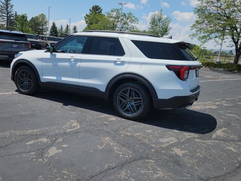 New 2026 Ford Explorer ST w/ Sun And Sound Package AWD/4WD image 4