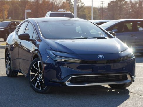 Used 2026 Toyota Prius Plug-In Hybrid w/ Limited Premium Package FWD image 7