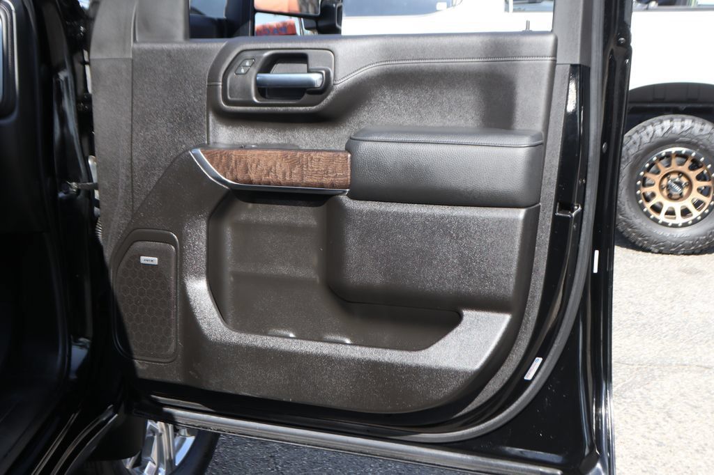Used 2022 GMC Sierra 3500 Denali AWD/4WD image 44