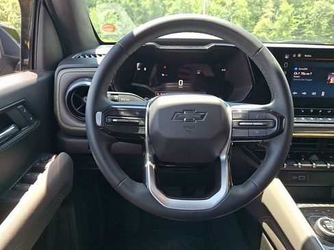 Used 2024 Chevrolet Colorado ZR2 w/ Safety Package AWD/4WD image 19